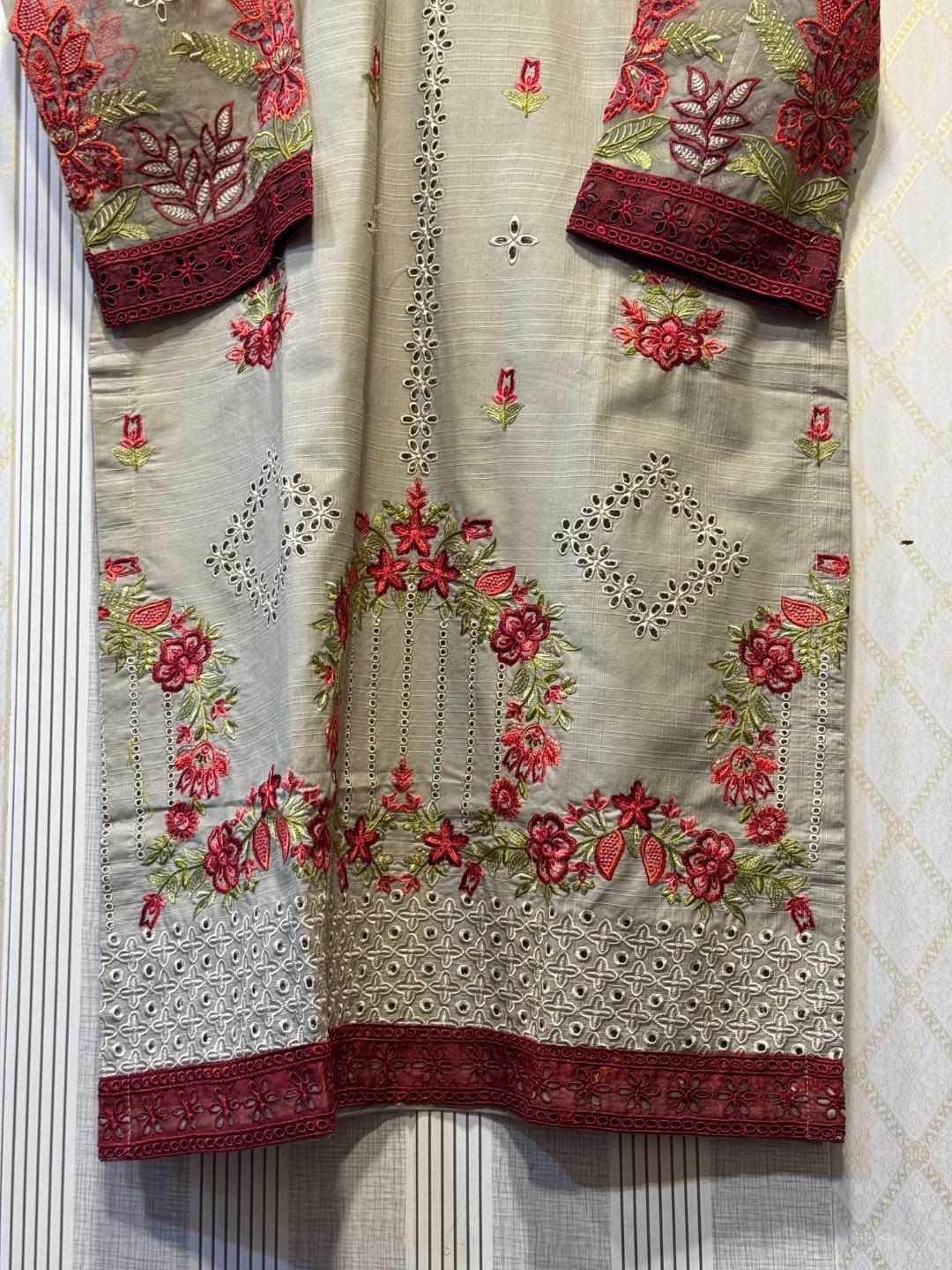 Grey/Beige Embroidered Kurta - Image 2