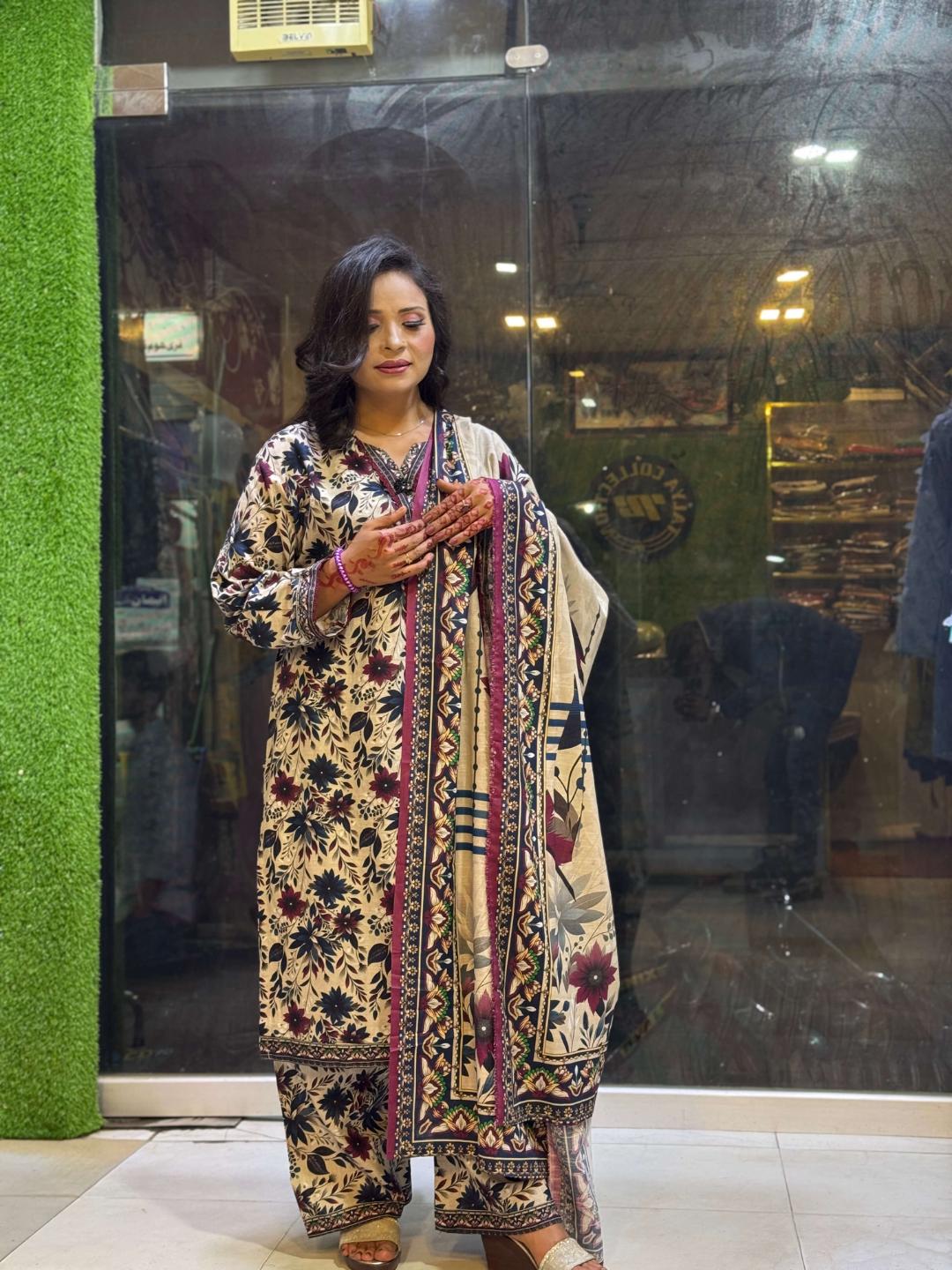 Beige/Maroon Floral Print Suit - Image 3